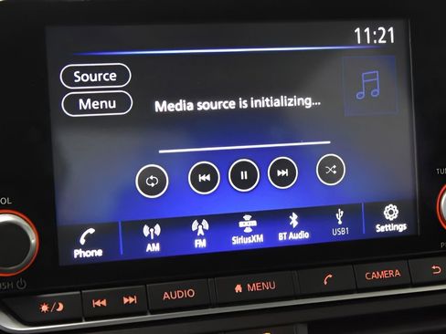 Used 2024 Nissan Altima 2.5 SV FWD image 25