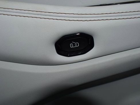 New 2026 Jeep Cherokee Overland image 14