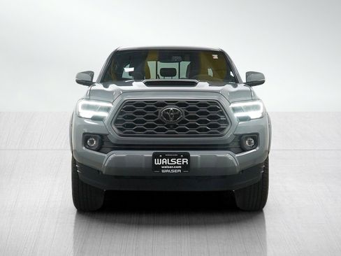 Used 2021 Toyota Tacoma TRD Sport w/ TRD Premium Sport Package AWD/4WD image 8