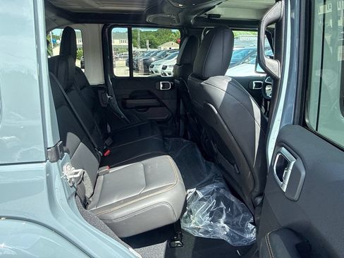 New 2026 Jeep Wrangler Unlimited Sahara AWD/4WD image 23