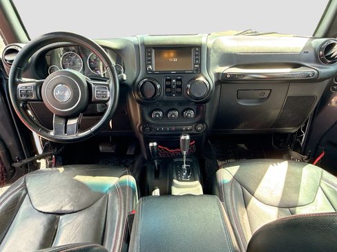 Used 2017 Jeep Wrangler Unlimited Rubicon AWD/4WD image 4