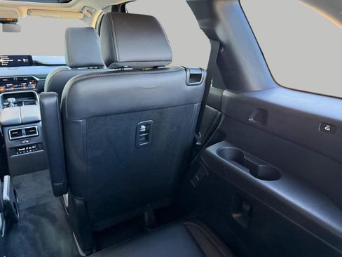 Used 2024 MAZDA CX-90 3.3 Turbo w/ Premium Package image 30