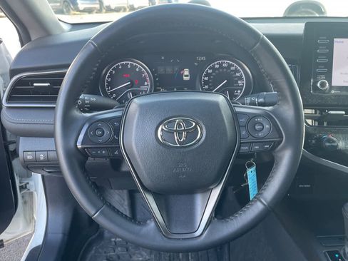Used 2023 Toyota Camry SE image 14