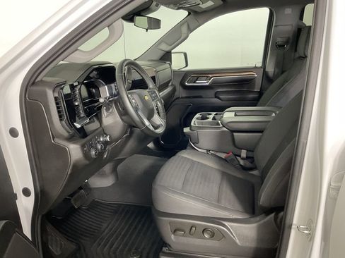 Used 2023 Chevrolet Silverado 1500 LT AWD/4WD image 17
