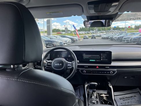 Used 2025 Kia Sorento S FWD image 15