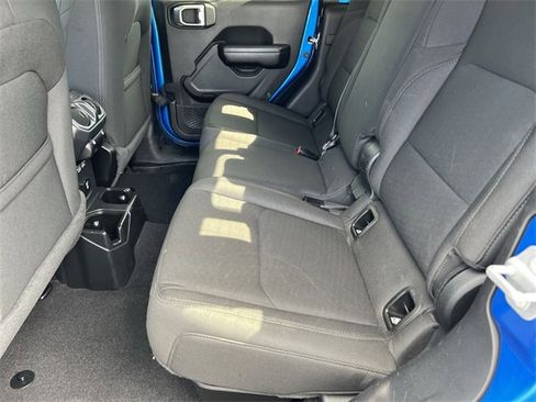 Used 2021 Jeep Gladiator Willys image 22