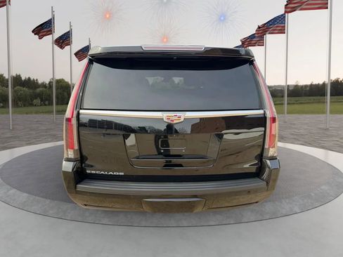 Used 2019 Cadillac Escalade Luxury image 8