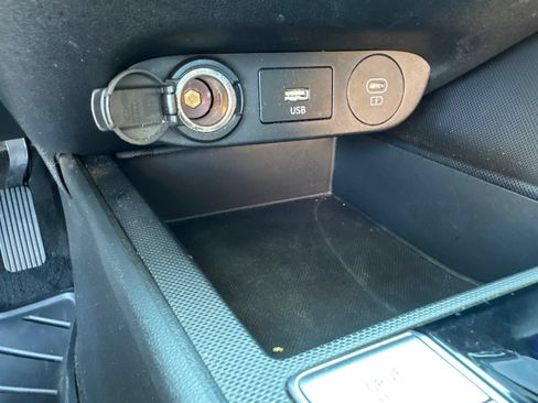 Used 2024 Hyundai Elantra Blue FWD image 24
