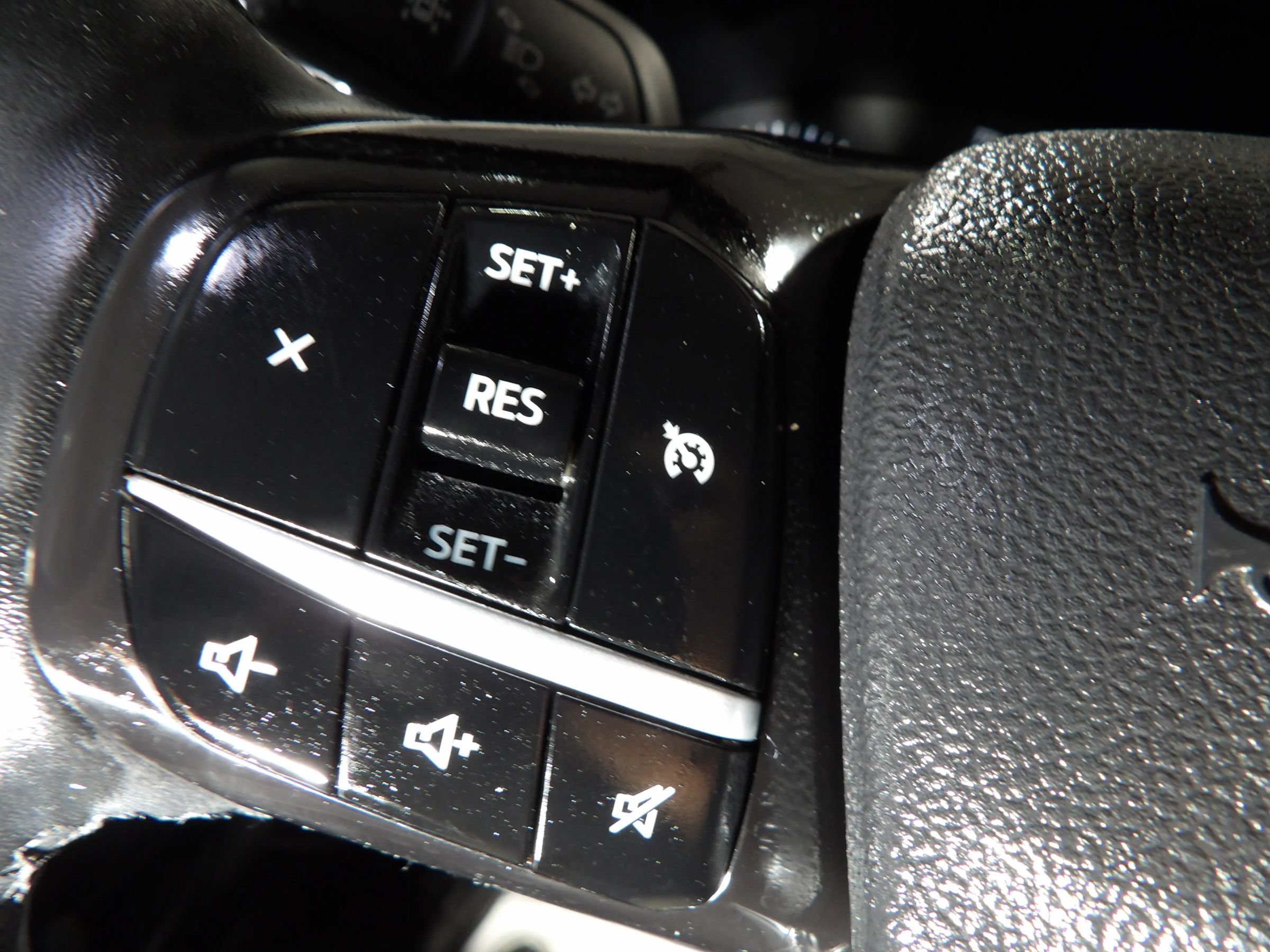 Used 2022 Ford Escape SEL FWD image 18