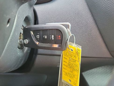 Used 2024 Toyota Corolla LE image 28