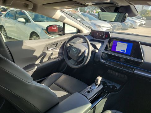 Used 2024 Toyota Prius XLE image 13