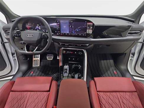 New 2025 Audi SQ5 Premium Plus image 9