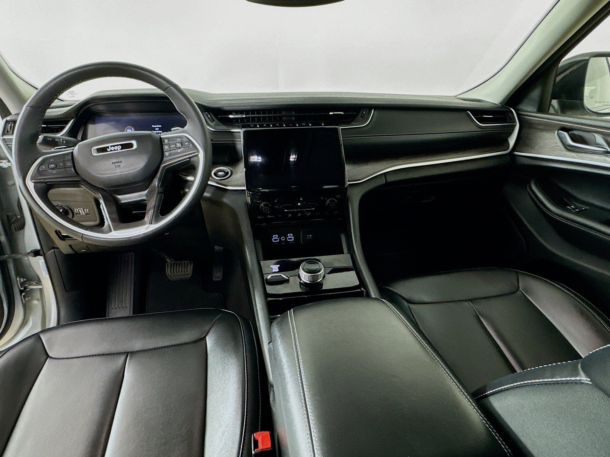Certified 2023 Jeep Grand Cherokee L Limited AWD/4WD image 13