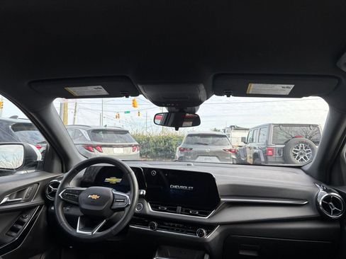 Used 2025 Chevrolet Equinox LT image 33