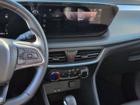 Used 2024 Buick Encore GX Sport Touring image 25