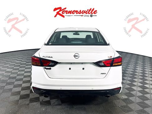 Used 2025 Nissan Altima 2.5 SR image 6
