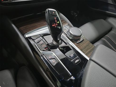 Certified 2023 BMW 530e 530e iPerformance w/ Premium Package image 21