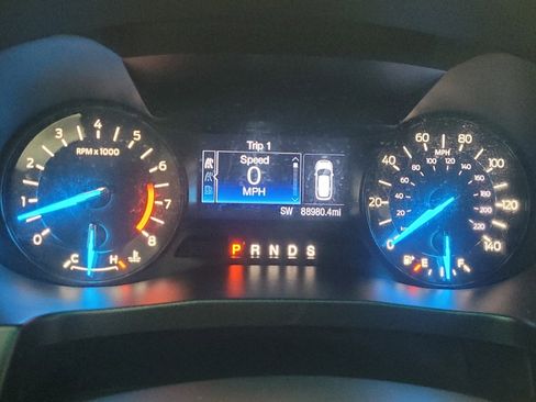 Used 2017 Ford Explorer XLT FWD image 23