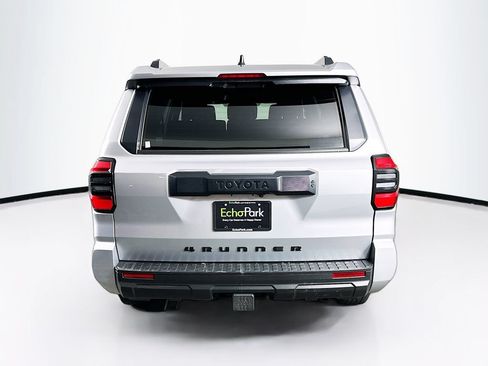 Used 2025 Toyota 4Runner SR5 AWD/4WD image 7
