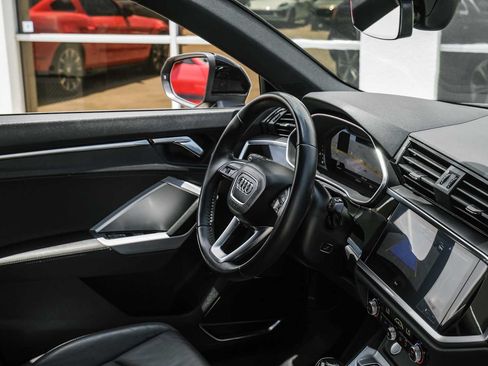 Used 2019 Audi Q3 2.0T Premium Plus w/ Premium Plus Package AWD/4WD image 15