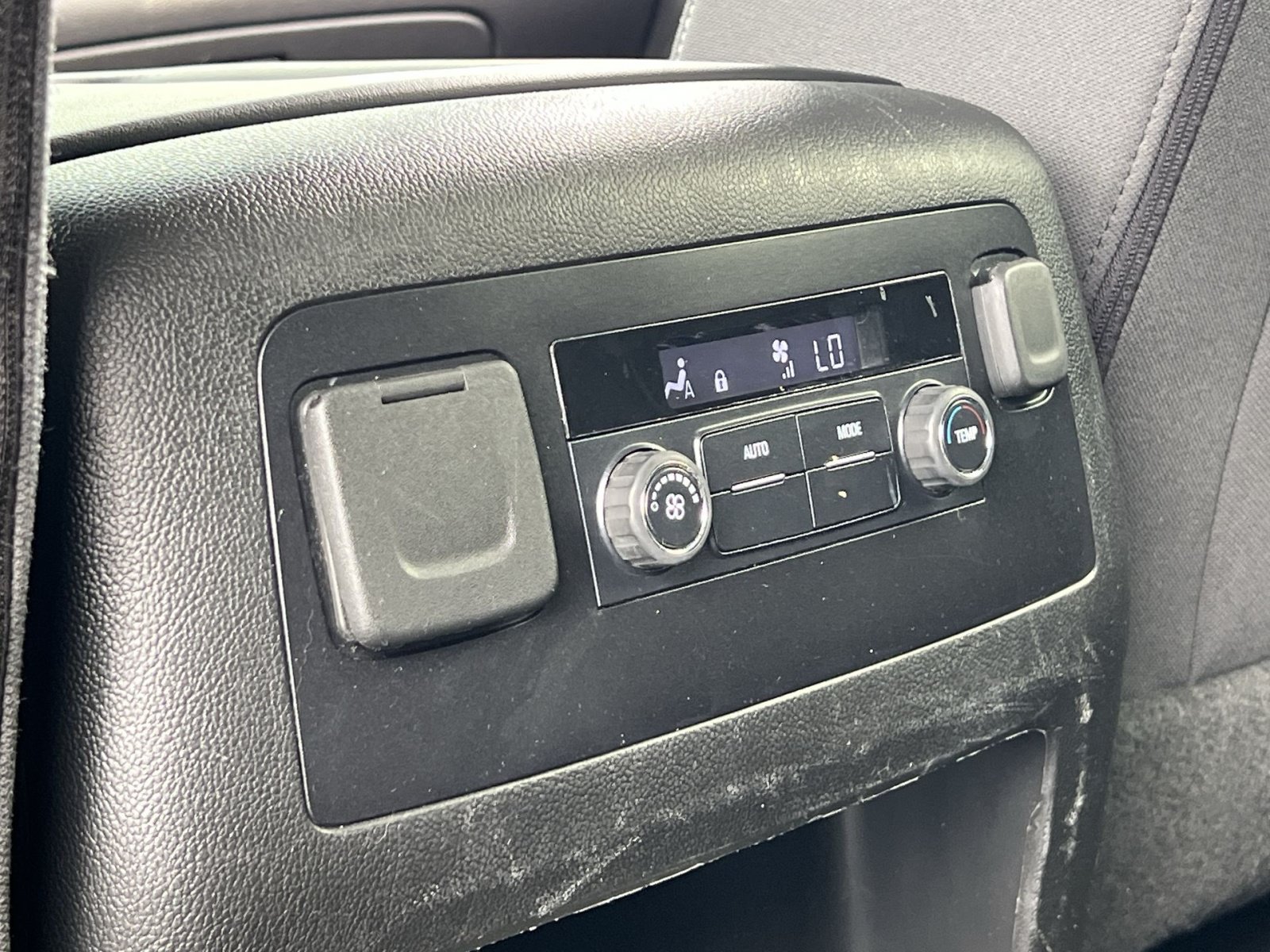 Used 2019 Chevrolet Tahoe LS w/ Enhanced Driver Alert Package AWD/4WD image 35
