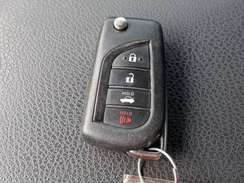 Used 2020 Toyota Camry SE FWD image 26
