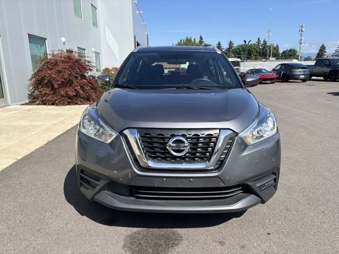 Used 2019 Nissan Kicks SV FWD image 7