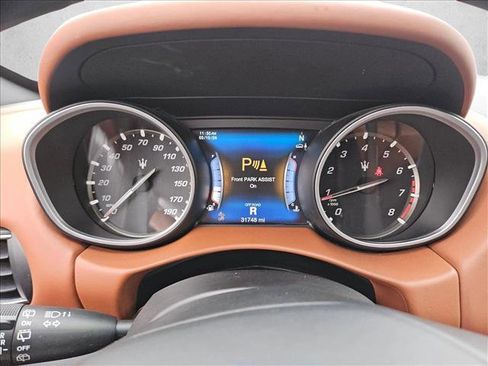 Used 2017 Maserati Levante S image 21