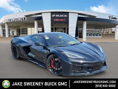 Used 2025 Chevrolet Corvette Z06 RWD image 1