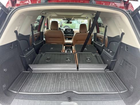 Used 2022 Nissan Pathfinder Platinum w/ Cargo Package image 33