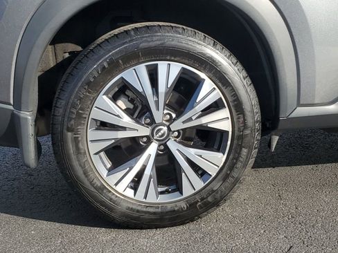 Used 2022 Nissan Rogue SV w/ SV Premium Package image 9