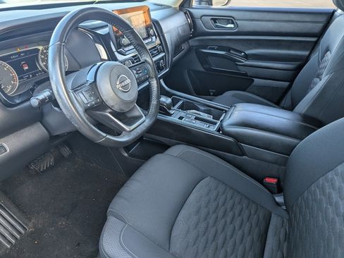 Certified 2022 Nissan Pathfinder SV w/ SV Black Package image 18