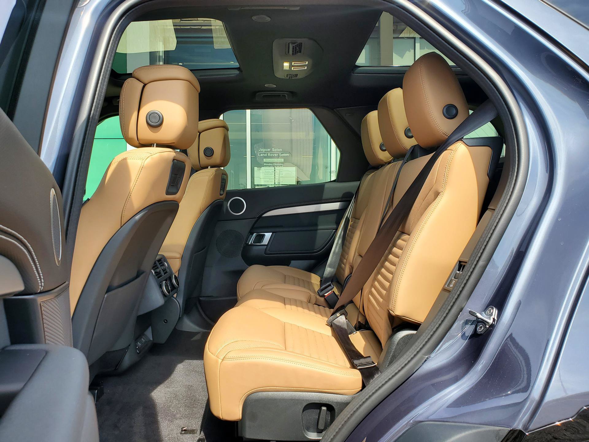 New 2026 Land Rover Discovery Limited Edition AWD/4WD image 12