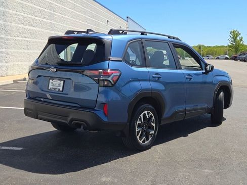 Certified 2025 Subaru Forester AWD/4WD image 11