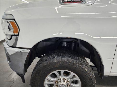 Used 2019 RAM 2500 Big Horn image 31