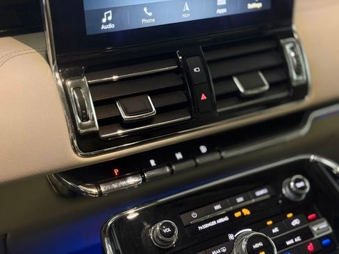 Used 2019 Lincoln Navigator Reserve w/ Cargo Package AWD/4WD image 19