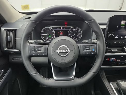 Used 2024 Nissan Pathfinder SL AWD/4WD image 23