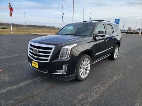 Used 2017 Cadillac Escalade Premium Luxury image 8