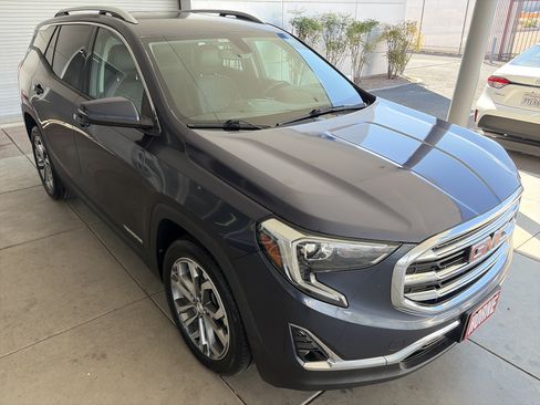 Used 2019 GMC Terrain SLT w/ Preferred Package AWD/4WD image 3