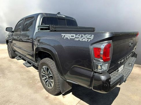 Used 2021 Toyota Tacoma TRD Sport w/ Technology Package image 13