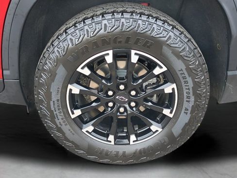 Used 2024 Chevrolet Traverse Z71 w/ Enhanced Driving Package image 4