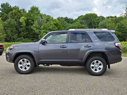 Used 2015 Toyota 4Runner SR5 AWD/4WD image 2
