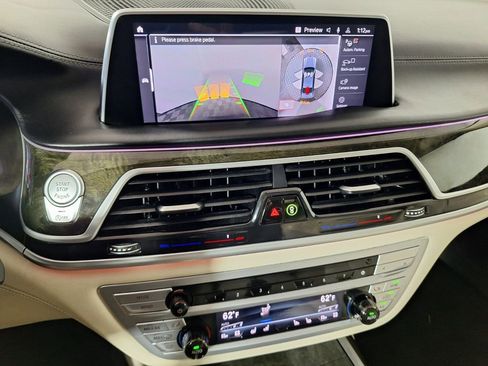 Used 2022 BMW 740i w/ Premium Package RWD image 22