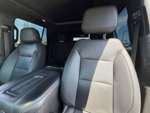 Used 2022 Chevrolet Tahoe LT w/ Luxury Package AWD/4WD image 12
