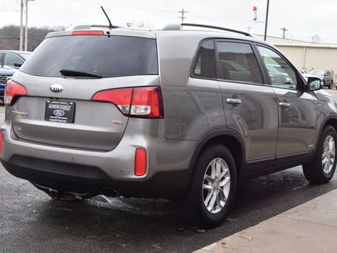 Used 2014 Kia Sorento LX image 6