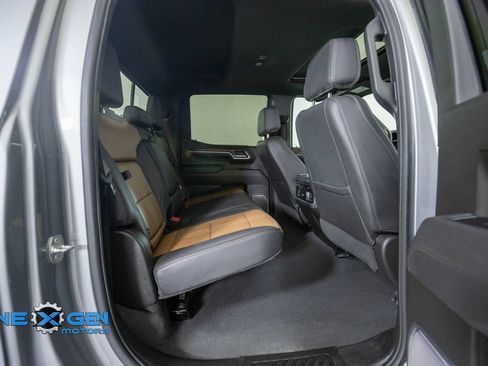 Used 2025 Chevrolet Silverado 1500 High Country w/ Technology Package AWD/4WD image 38