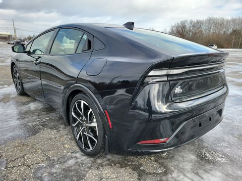 Used 2024 Toyota Prius Prime SE image 7