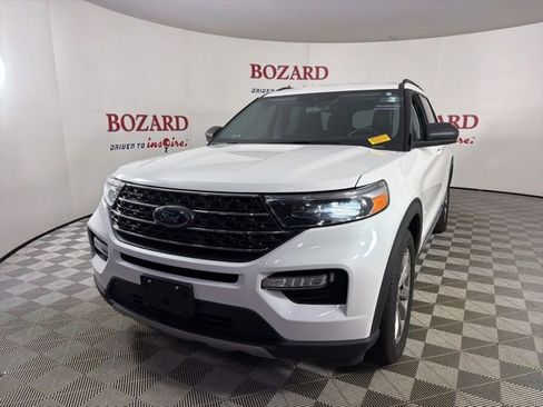 Used 2022 Ford Explorer XLT w/ Equipment Group 202A RWD image 4