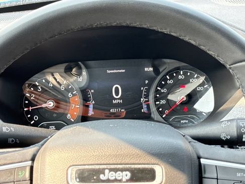 Used 2024 Jeep Compass Latitude AWD/4WD image 13