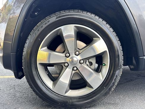 Used 2016 Jeep Grand Cherokee Limited image 25